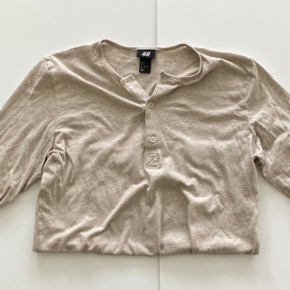 Men’s H&M Convertible Sleeve Henley-Size S